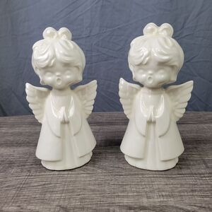 Ceramic Ivory Worship Angel Set‎